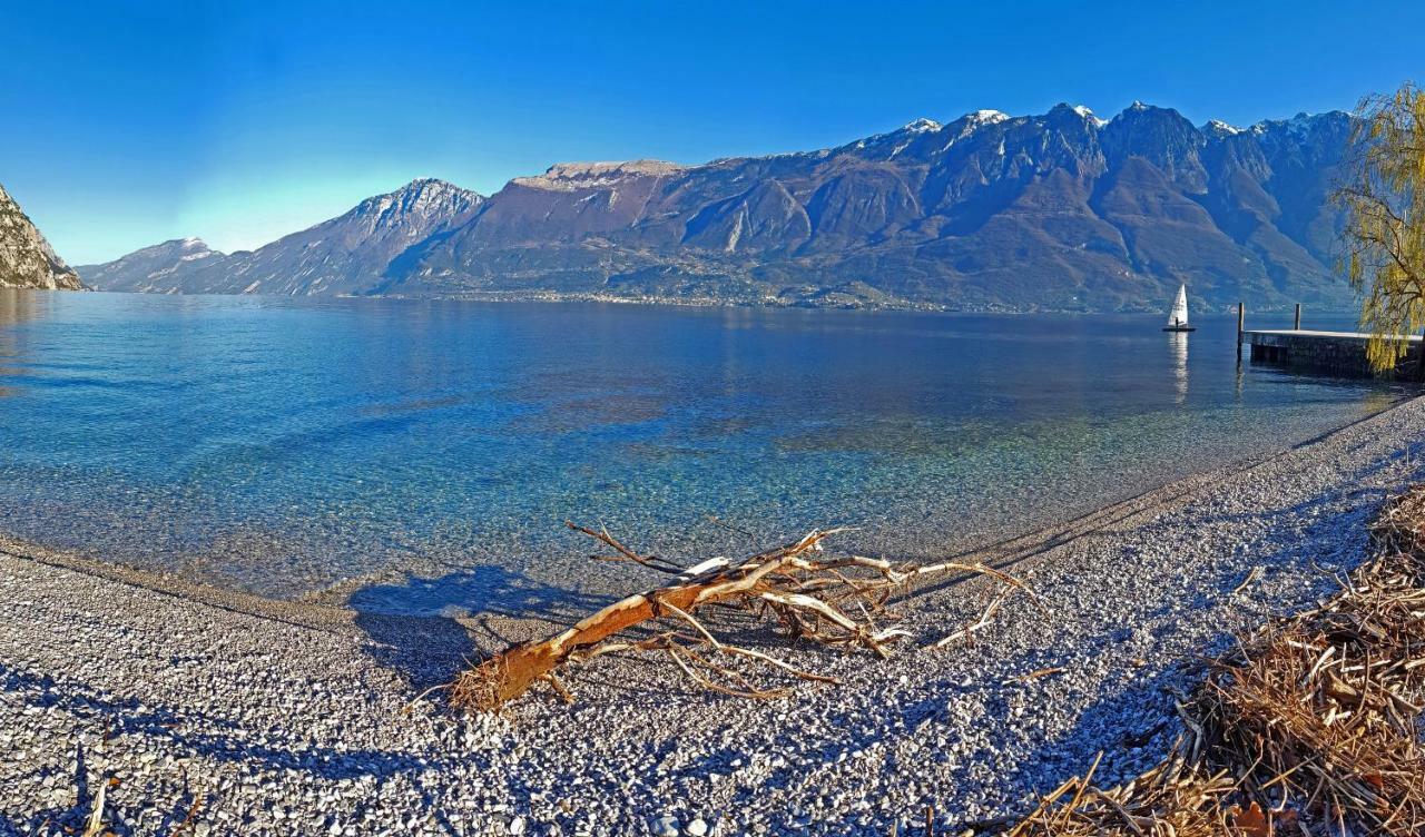 Campione Splendid View By Gardadomusmea Apartment Campione del Garda Bagian luar foto